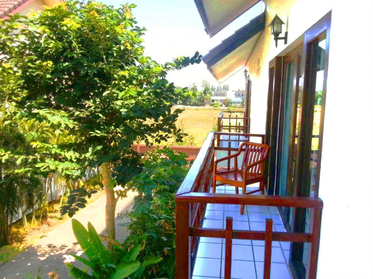 Thong Paeka Hotel Prasat Εξωτερικό φωτογραφία