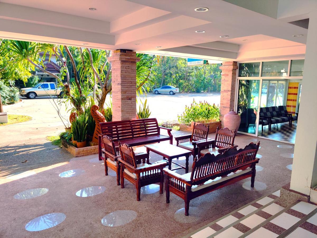 Thong Paeka Hotel Prasat Εξωτερικό φωτογραφία