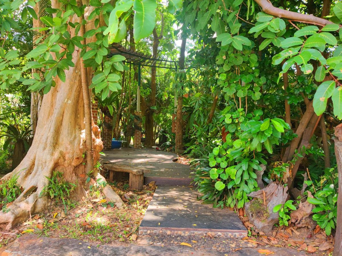 Thong Paeka Hotel Prasat Εξωτερικό φωτογραφία