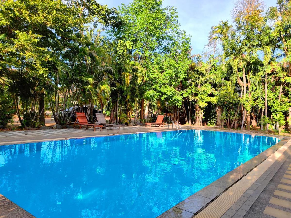 Thong Paeka Hotel Prasat Εξωτερικό φωτογραφία