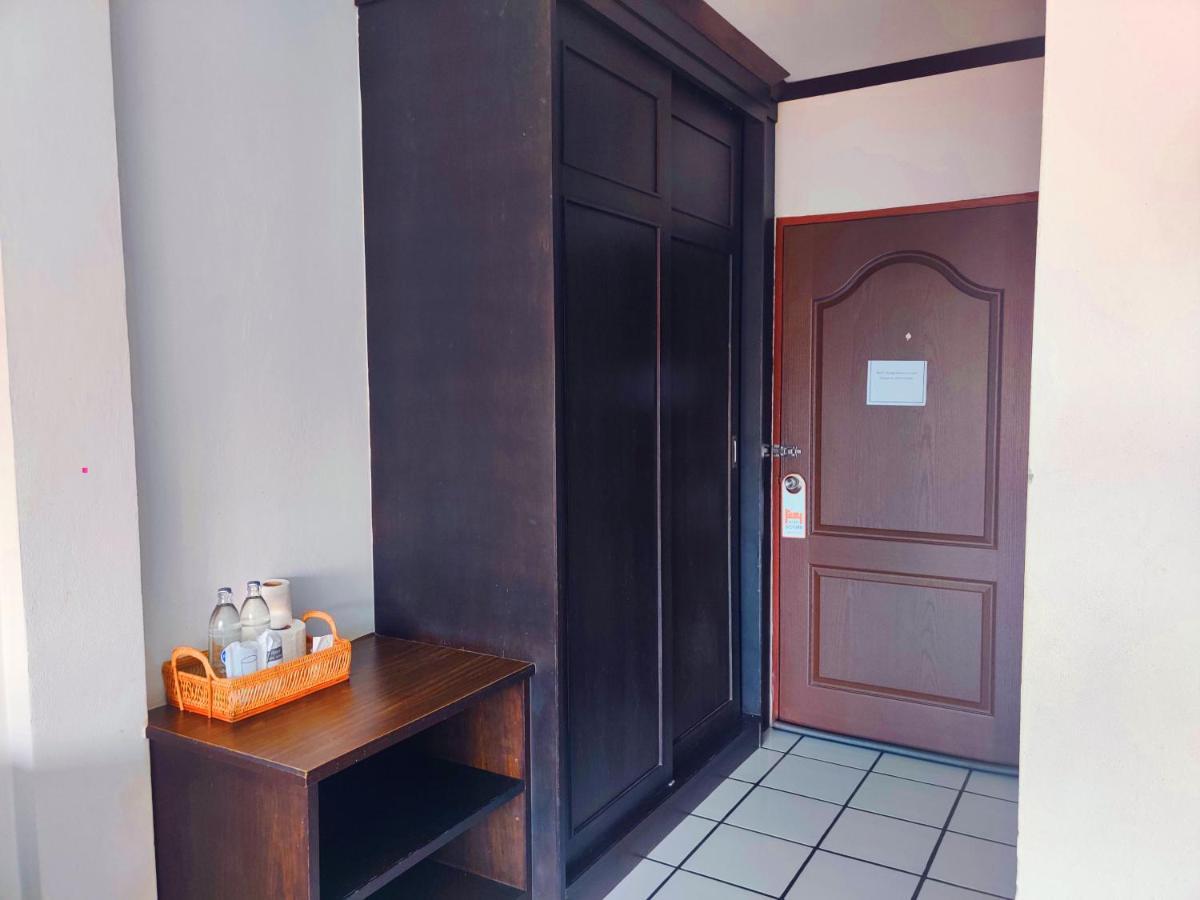 Thong Paeka Hotel Prasat Εξωτερικό φωτογραφία