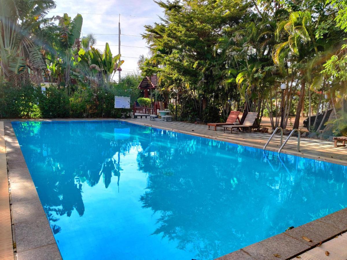 Thong Paeka Hotel Prasat Εξωτερικό φωτογραφία