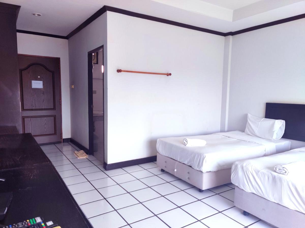 Thong Paeka Hotel Prasat Εξωτερικό φωτογραφία