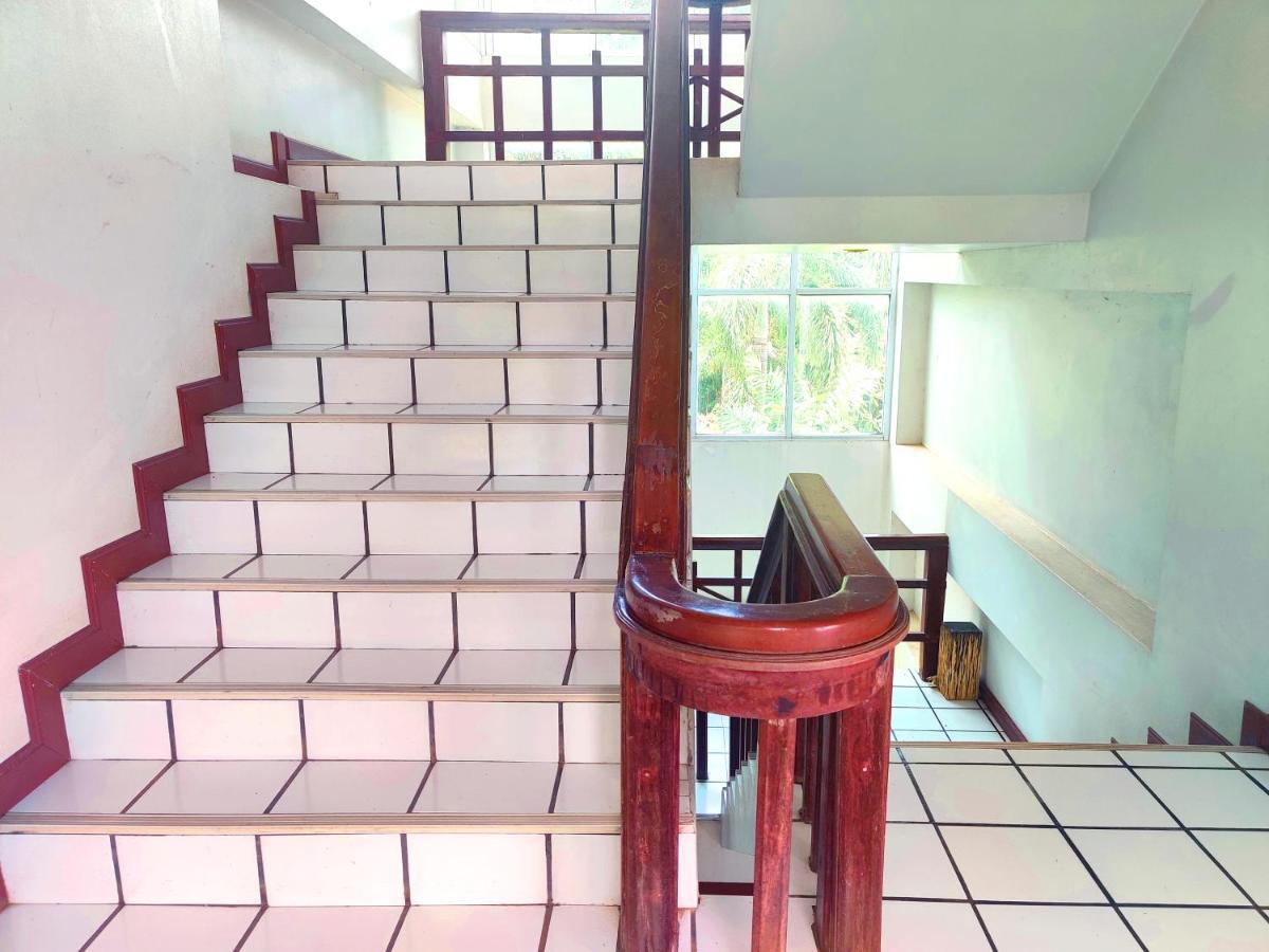 Thong Paeka Hotel Prasat Εξωτερικό φωτογραφία