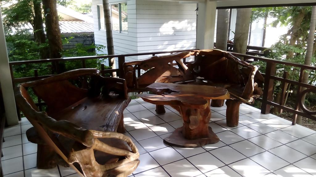 Thong Paeka Hotel Prasat Εξωτερικό φωτογραφία