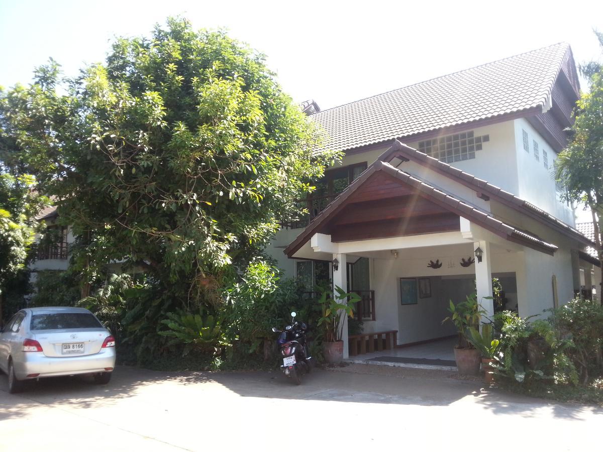 Thong Paeka Hotel Prasat Εξωτερικό φωτογραφία
