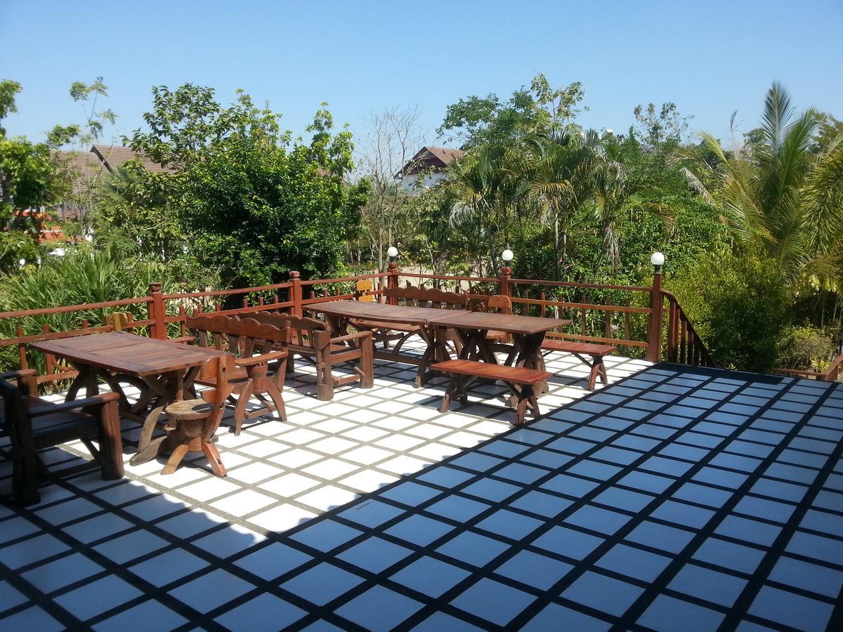 Thong Paeka Hotel Prasat Εξωτερικό φωτογραφία